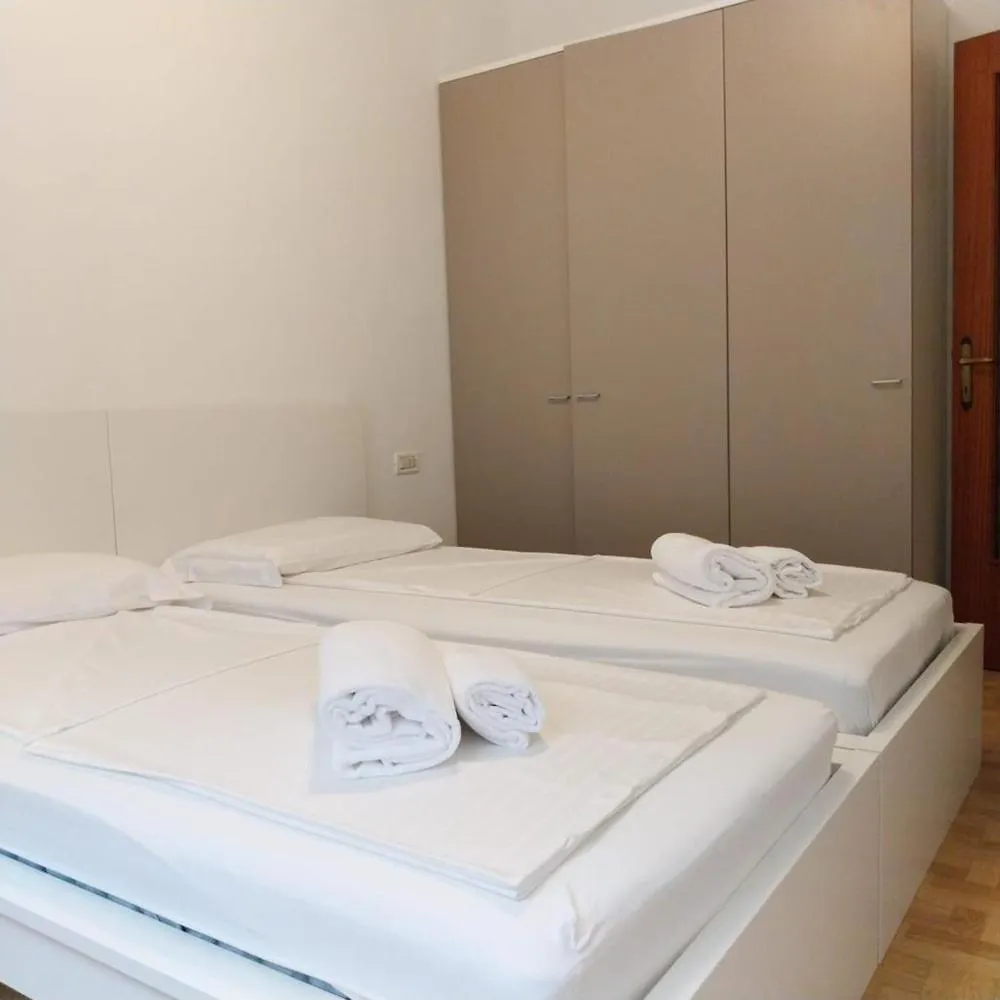 דירות טוסקולנו מדרנו Casa Gabriel 0*,  איטליה
