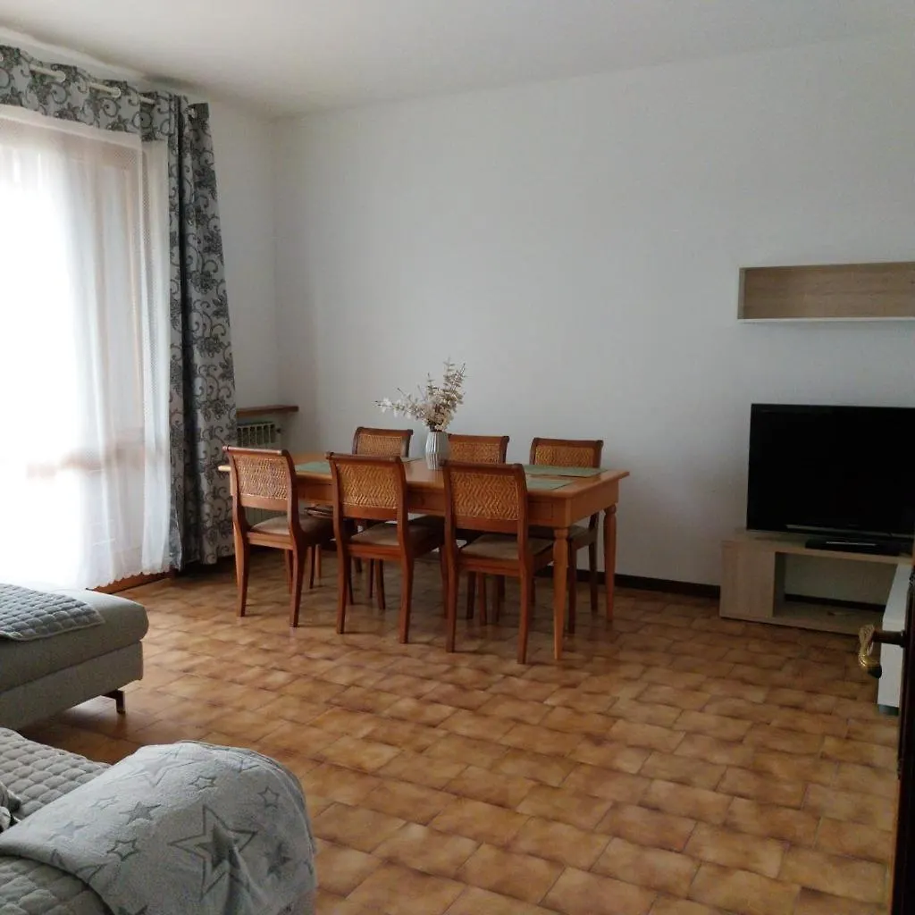 דירות טוסקולנו מדרנו Casa Gabriel 0*,